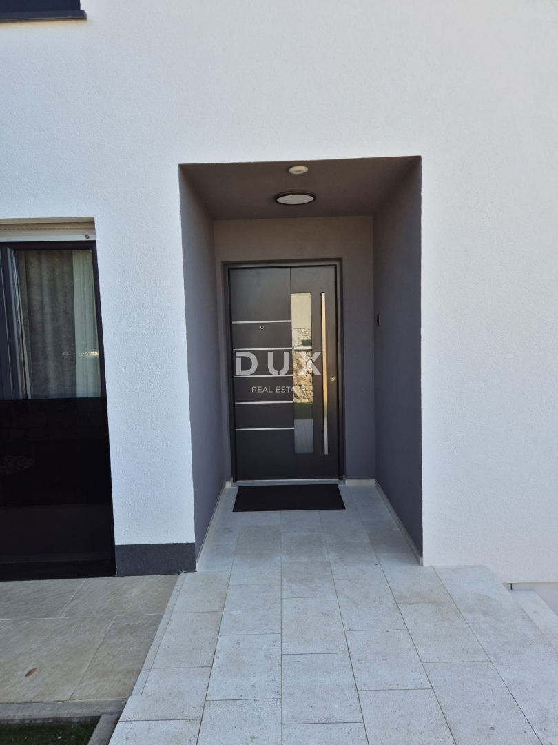 NOVI VINODOLSKI - Villa di lusso con piscina, vista mare, a soli 300 m dal mare