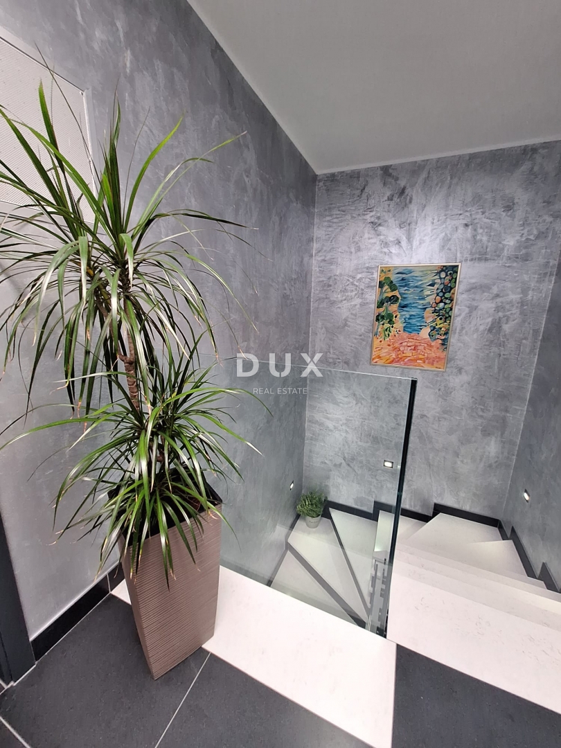 NOVI VINODOLSKI - Villa di lusso con piscina, vista mare, a soli 300 m dal mare