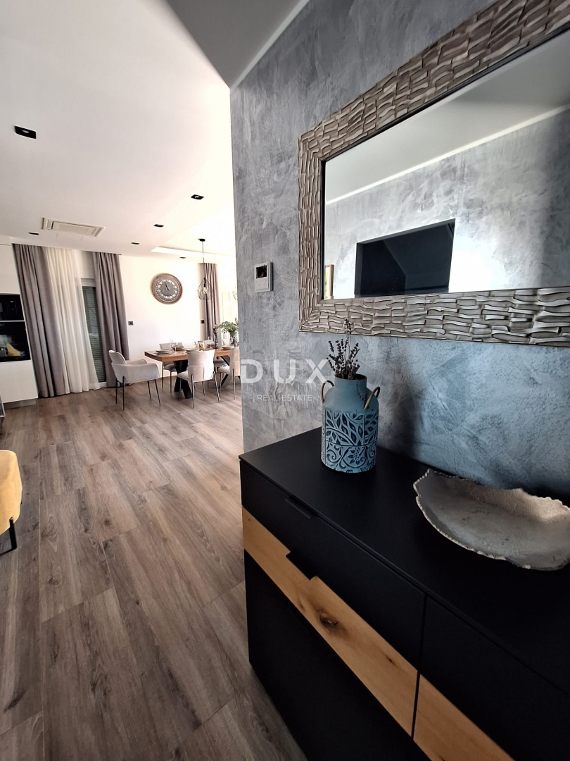 NOVI VINODOLSKI - Villa di lusso con piscina, vista mare, a soli 300 m dal mare