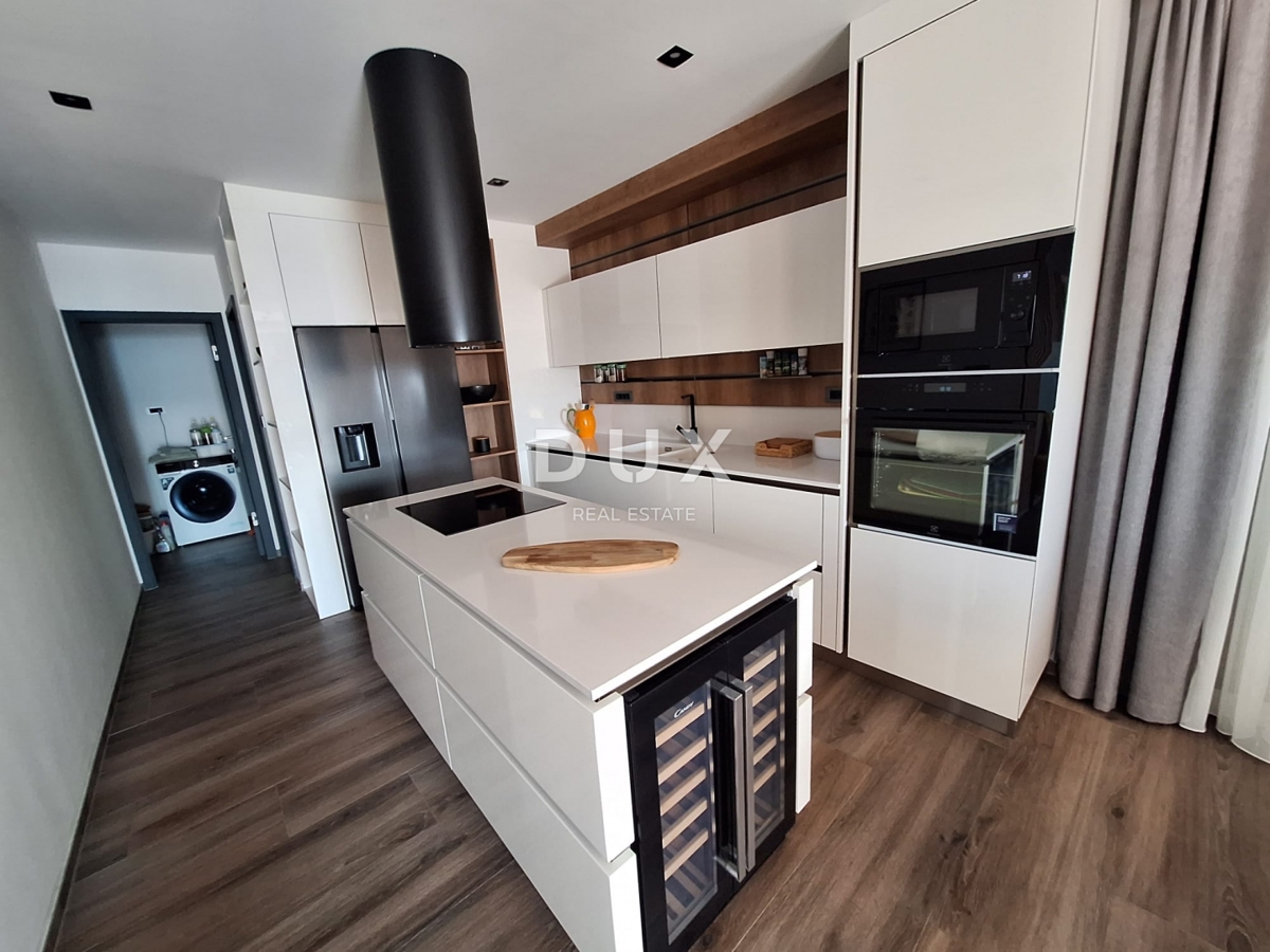 NOVI VINODOLSKI - Villa di lusso con piscina, vista mare, a soli 300 m dal mare