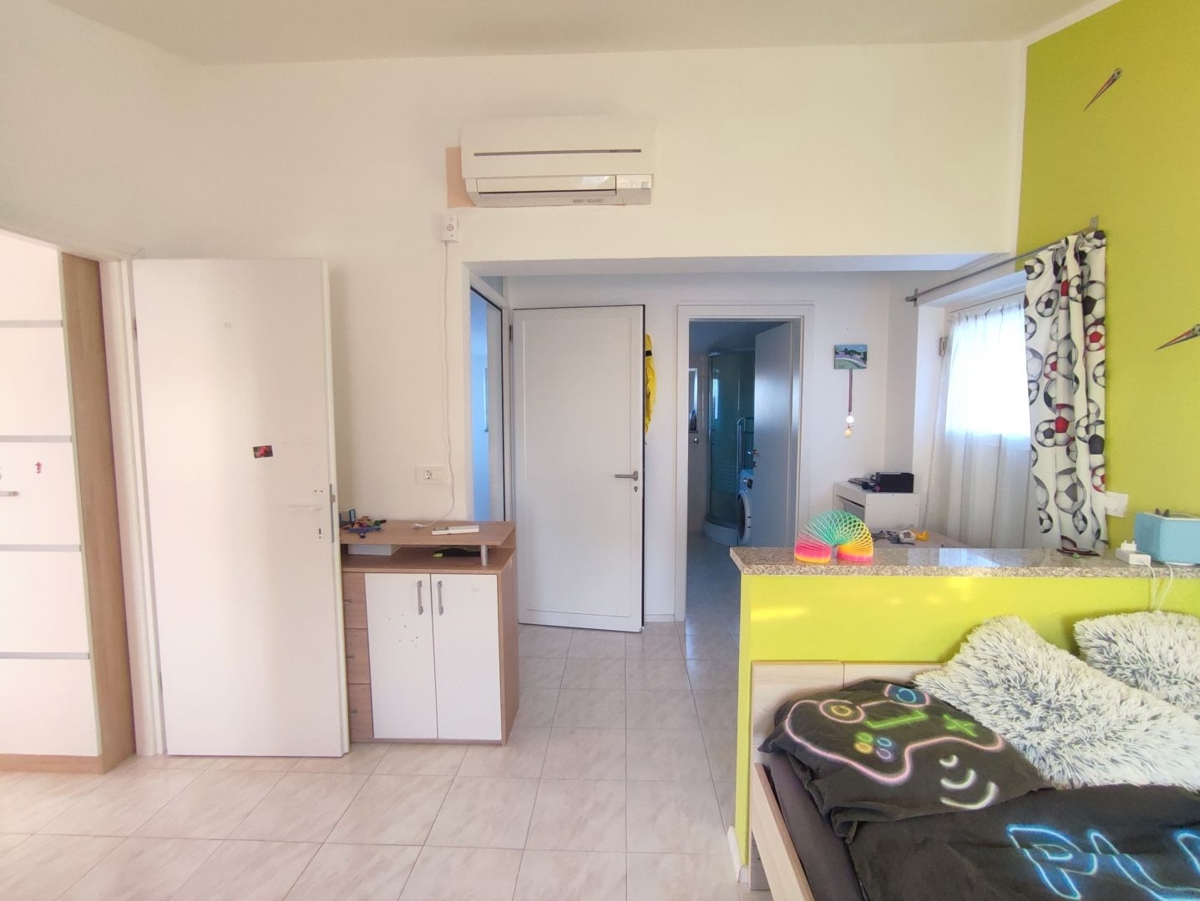 ISTRIA, POLA - Casa familiare in posizione tranquilla