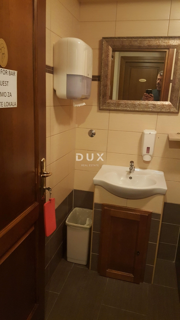 Locale commerciale Rovinj, 152m2