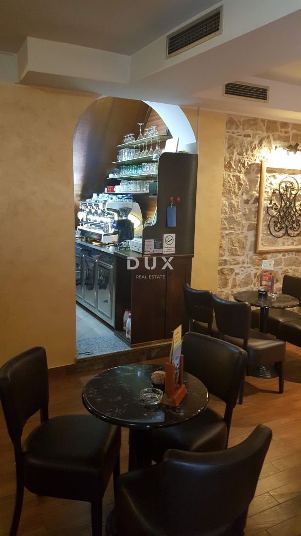 Locale commerciale Rovinj, 152m2