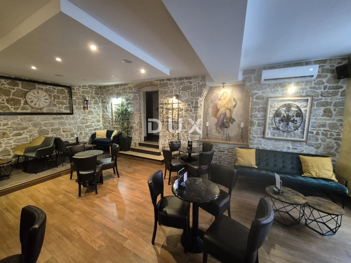 Locale commerciale Rovinj, 152m2