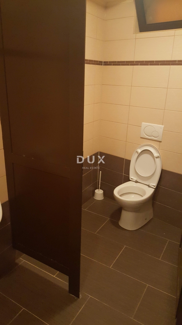 Locale commerciale Rovinj, 152m2