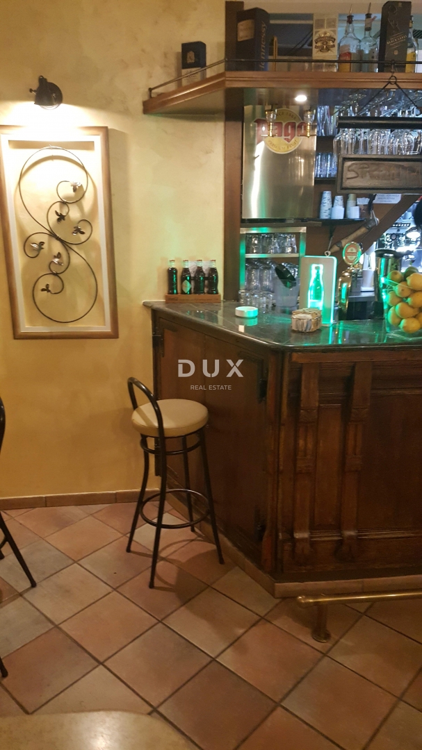 Locale commerciale Rovinj, 152m2