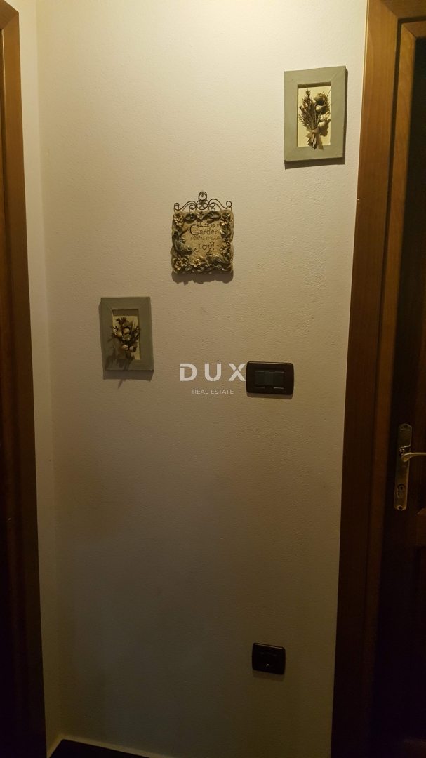 Locale commerciale Rovinj, 152m2