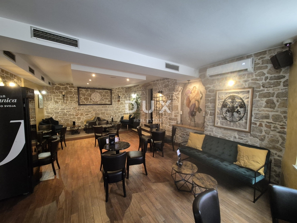 Locale commerciale Rovinj, 152m2