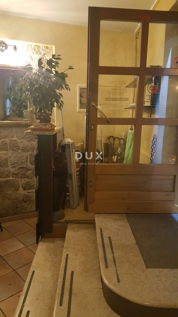 Locale commerciale Rovinj, 152m2