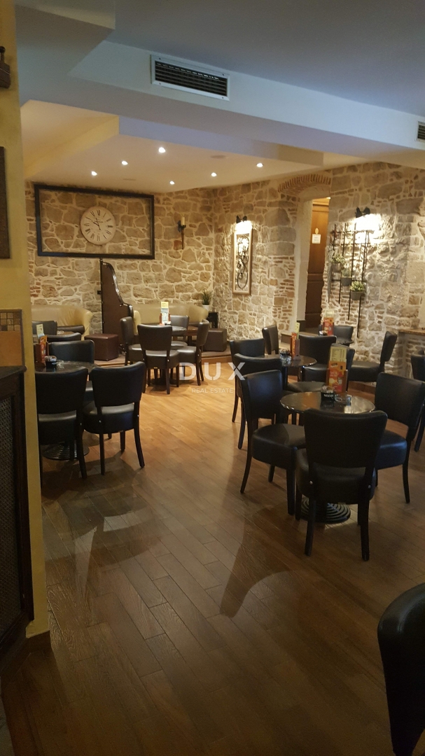 Locale commerciale Rovinj, 152m2