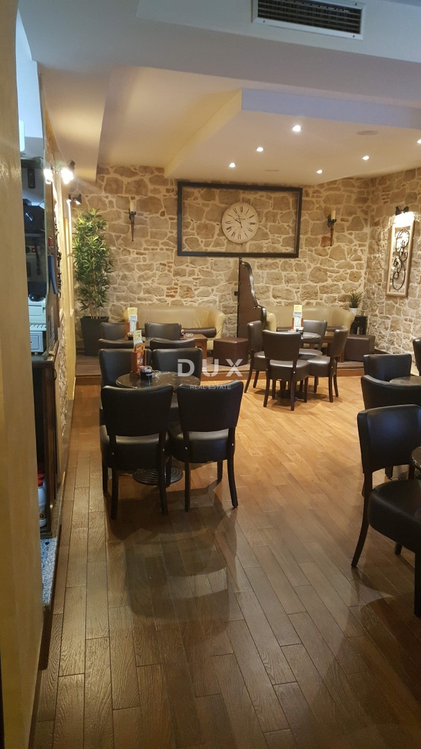 Locale commerciale Rovinj, 152m2