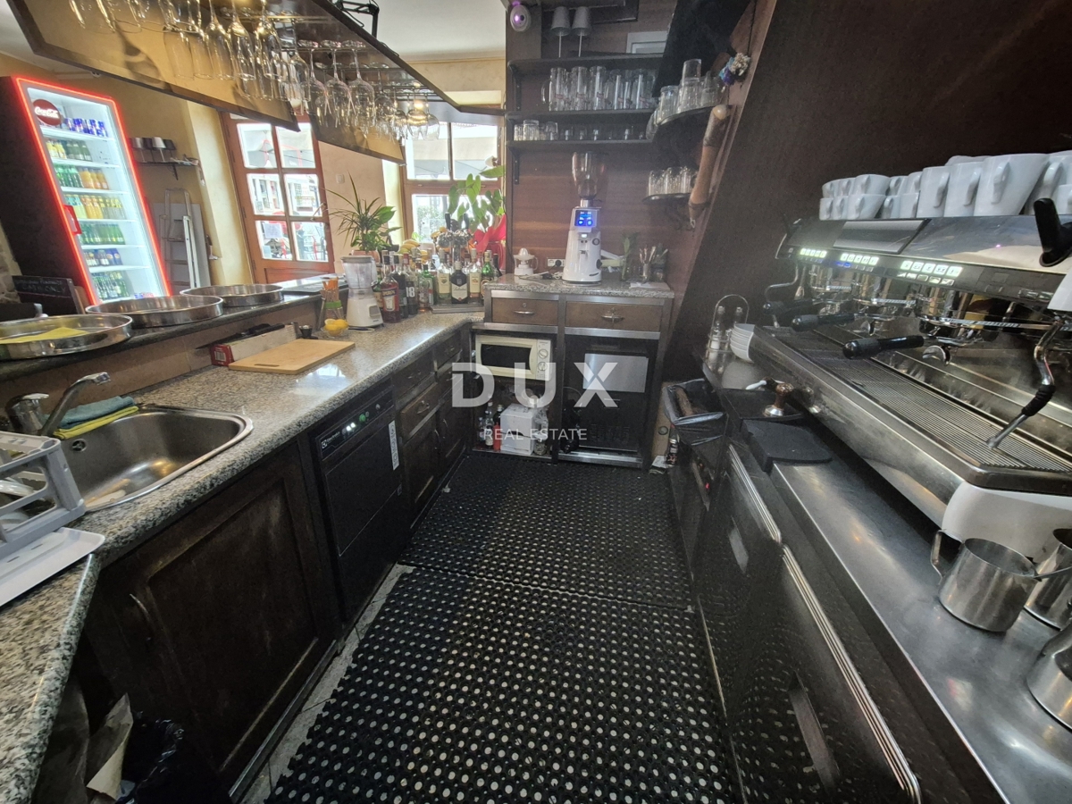 Locale commerciale Rovinj, 152m2
