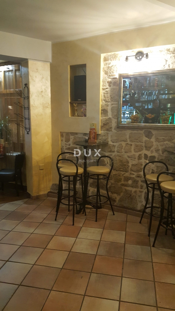 Locale commerciale Rovinj, 152m2