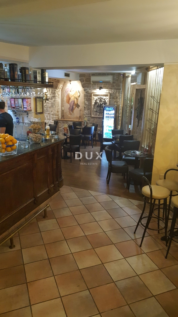 Locale commerciale Rovinj, 152m2