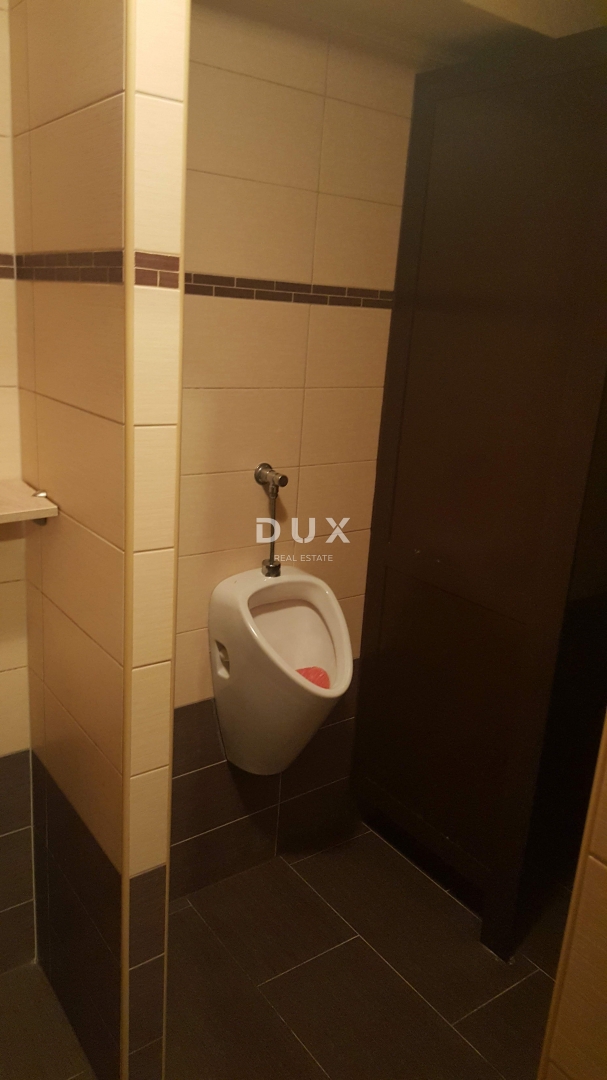 Locale commerciale Rovinj, 152m2