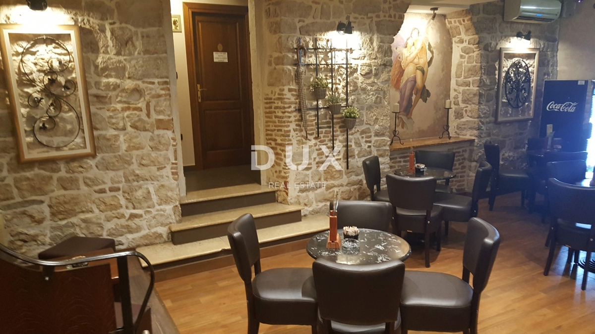 Locale commerciale Rovinj, 152m2