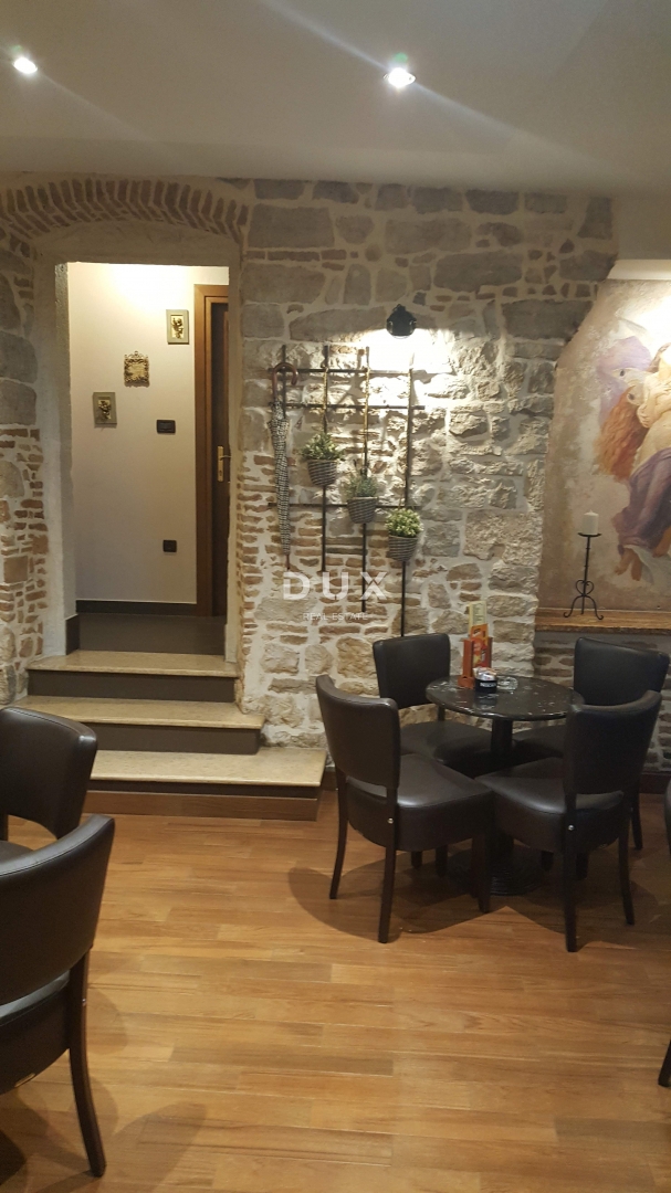 Locale commerciale Rovinj, 152m2