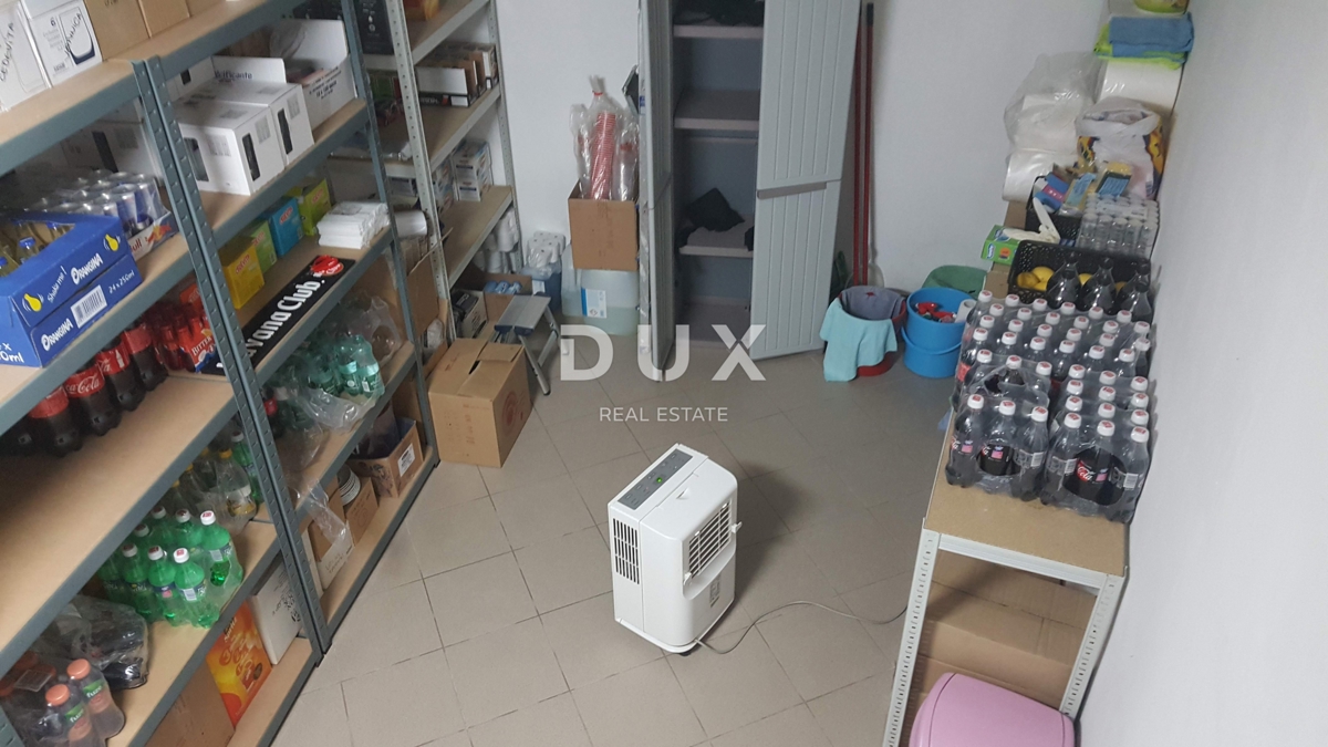 Locale commerciale Rovinj, 152m2