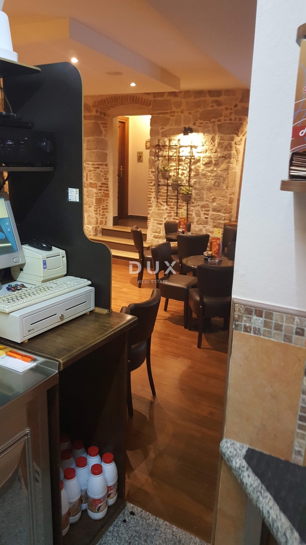 Locale commerciale Rovinj, 152m2