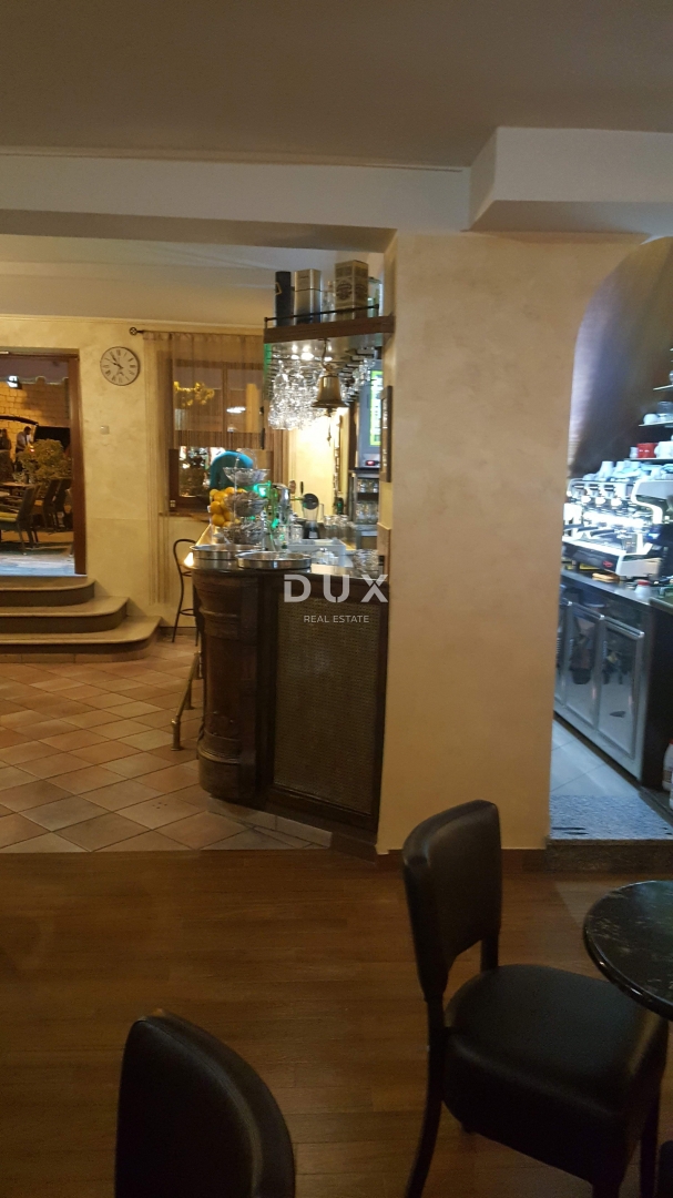 Locale commerciale Rovinj, 152m2