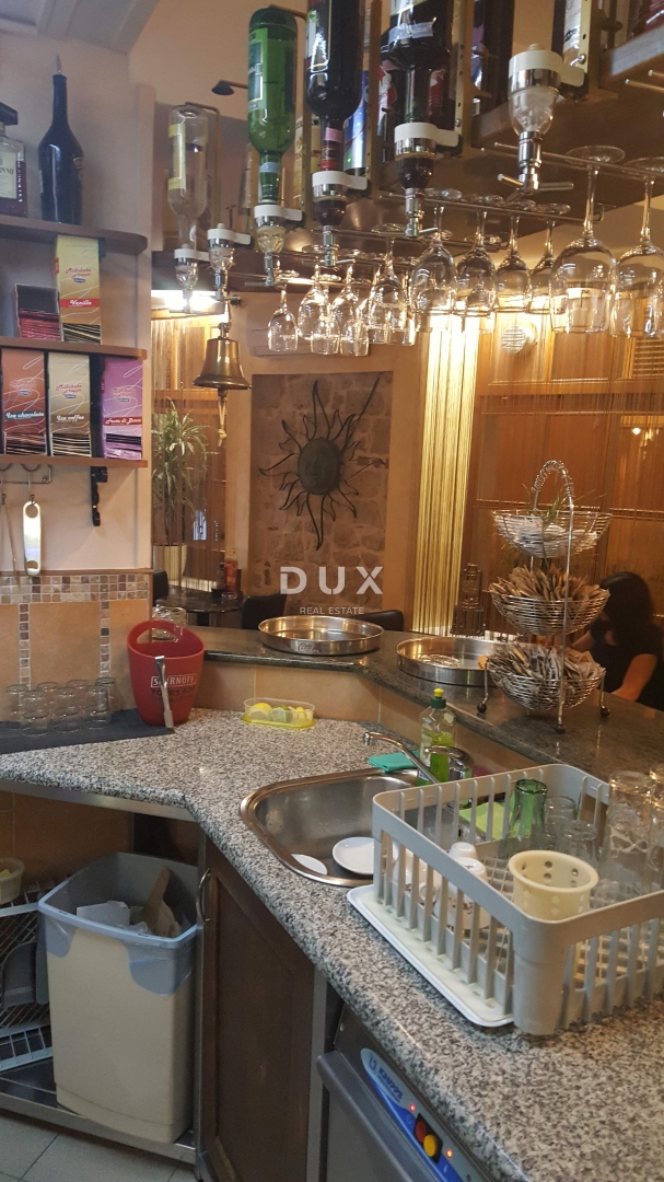 Locale commerciale Rovinj, 152m2