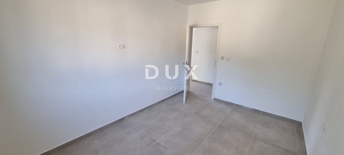 ISTRIA, POLA - Nuovo edificio moderno in un'ottima posizione!