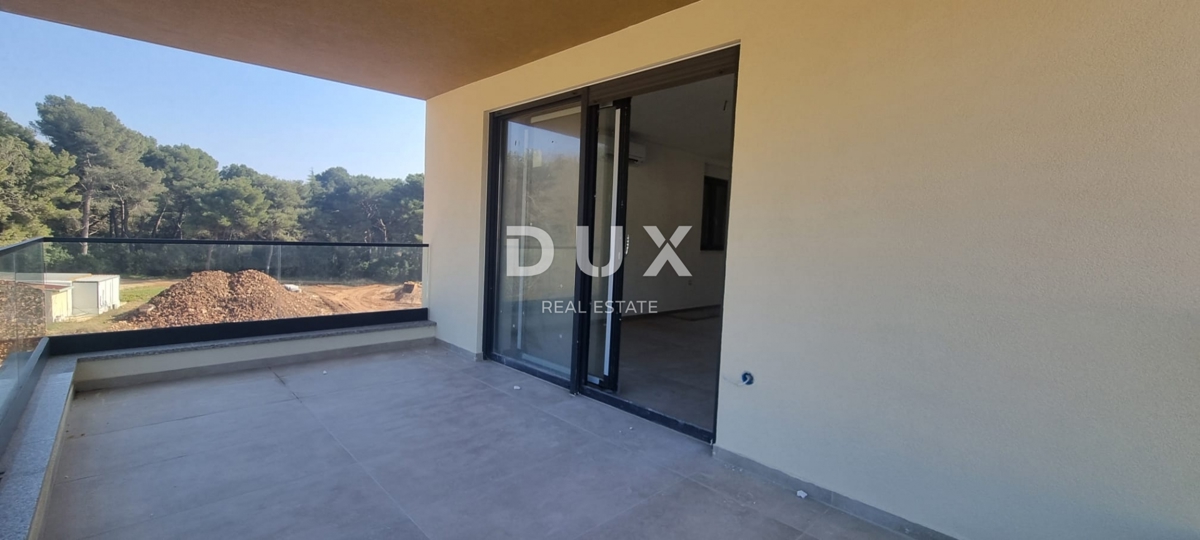 ISTRIA, POLA - Nuovo edificio moderno in un'ottima posizione!