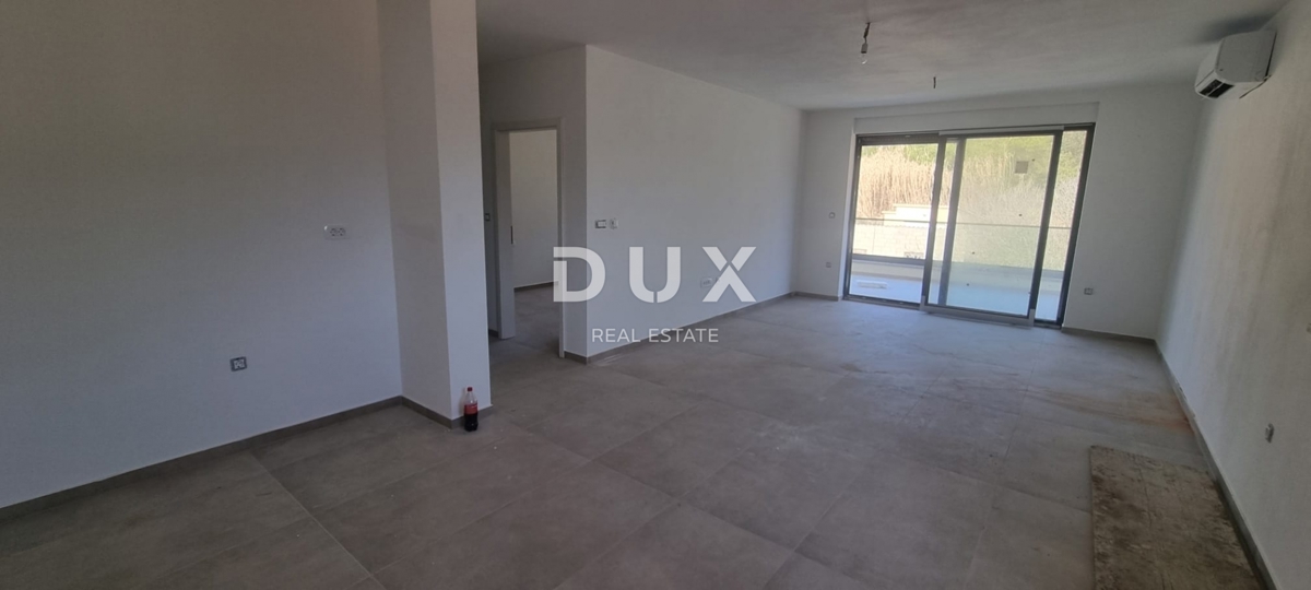 ISTRIA, POLA - Nuovo edificio moderno in un'ottima posizione!