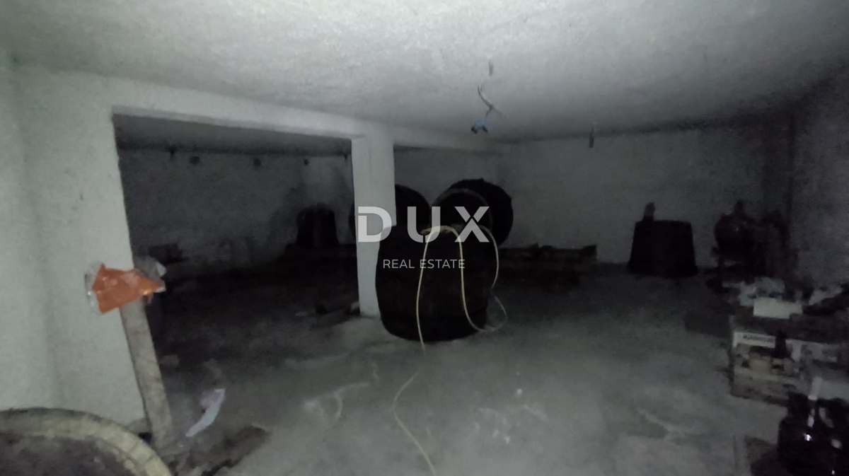 Locale commerciale Vrhovčak, Samobor - Okolica, 3.892m2