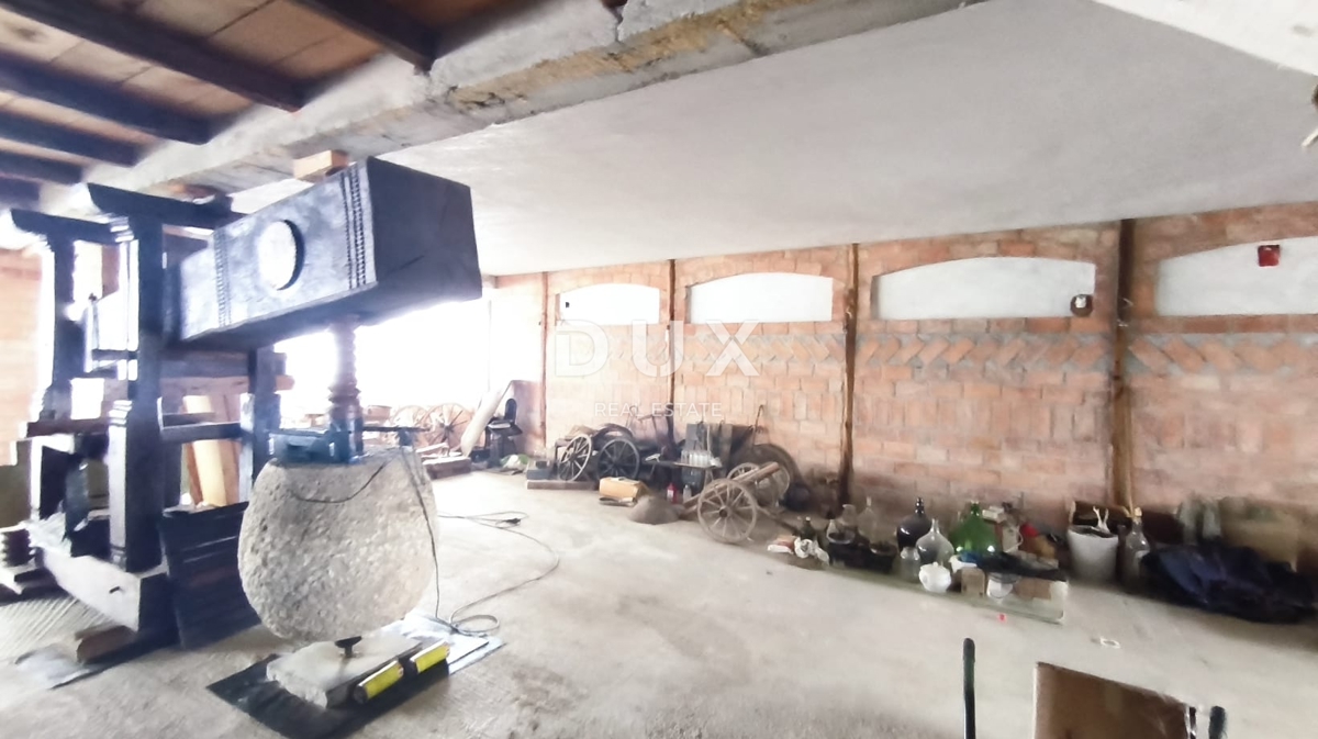 Locale commerciale Vrhovčak, Samobor - Okolica, 3.892m2