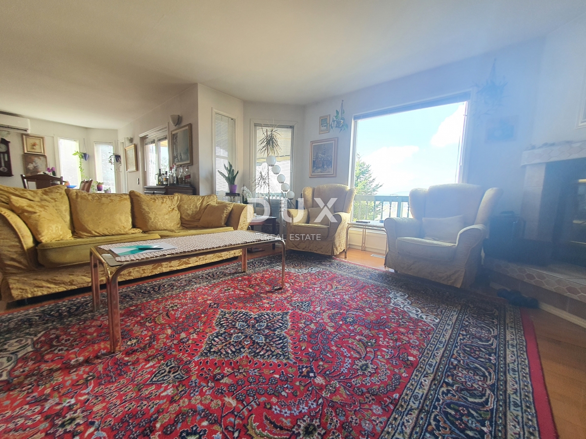 ZAGABRIA, VRHOVEC - residenza esclusiva e opportunità di investimento - due case con piscina e giardino