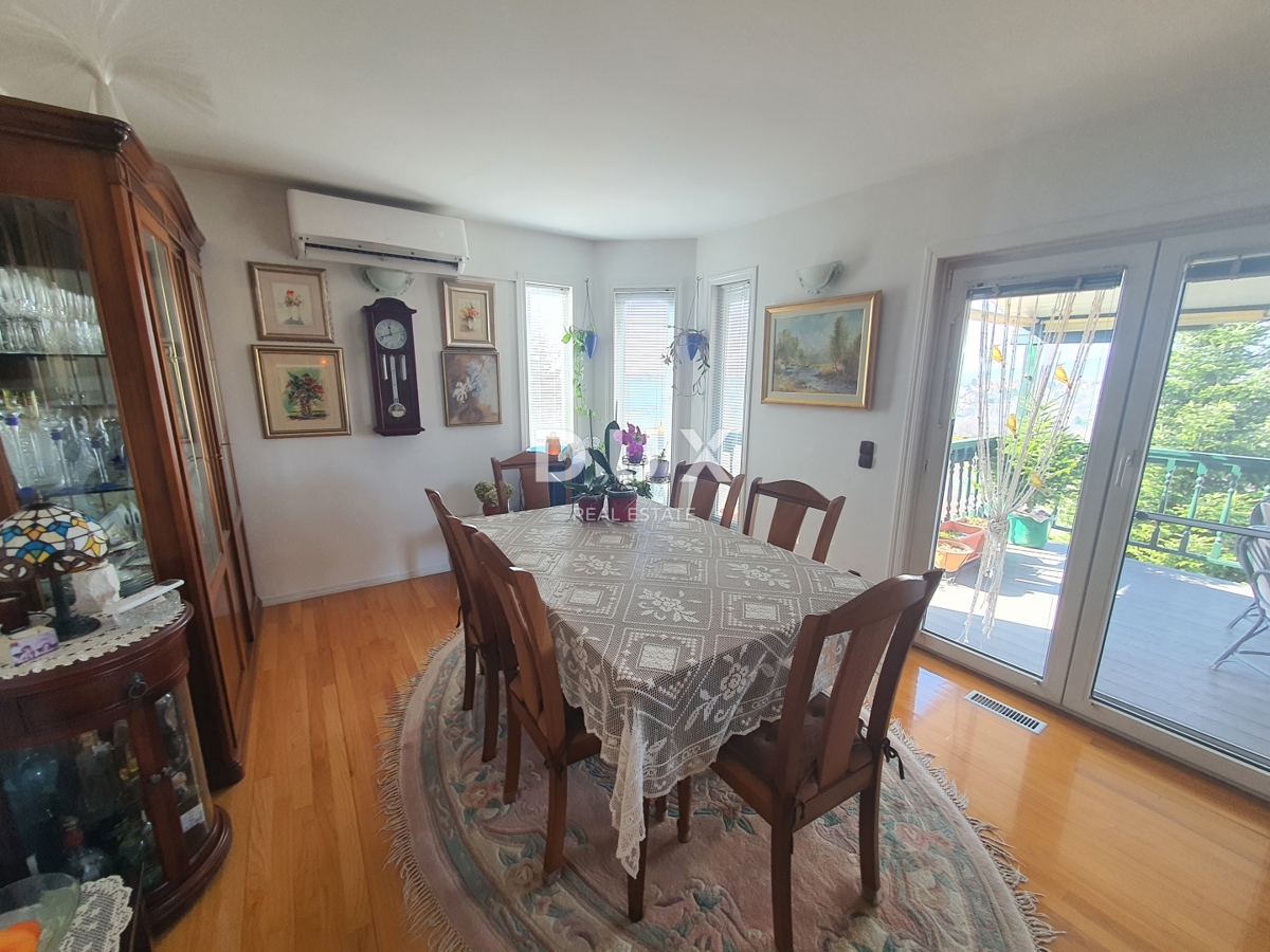 ZAGABRIA, VRHOVEC - residenza esclusiva e opportunità di investimento - due case con piscina e giardino