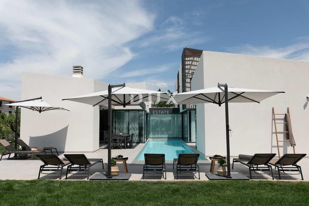 ISTRIA, PARENZO - Villa di design con piscina e vista mare