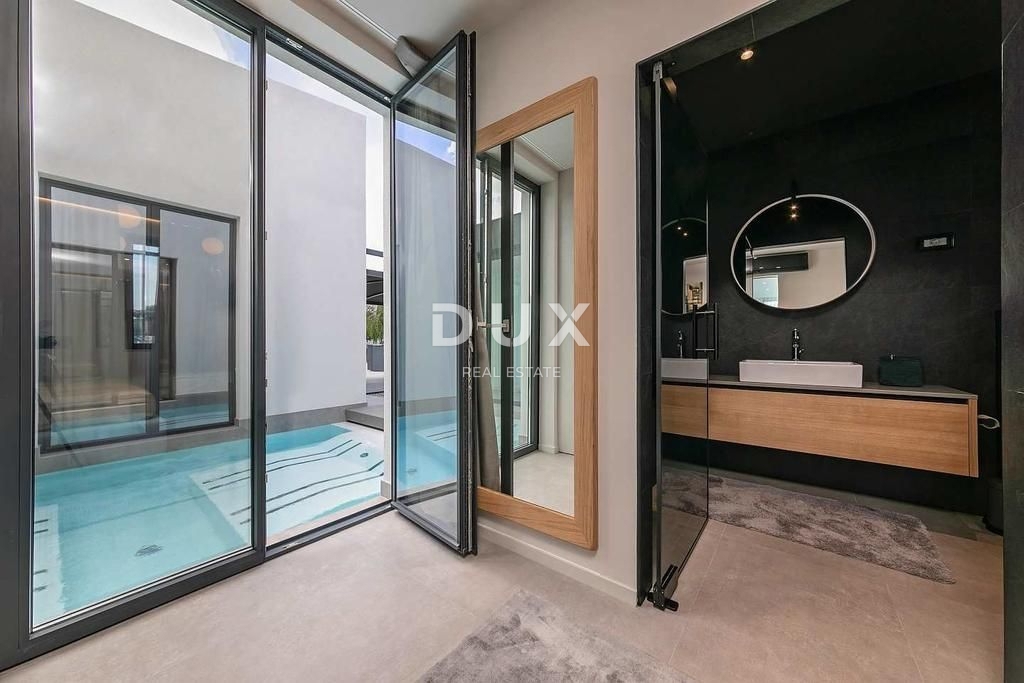 ISTRIA, PARENZO - Villa di design con piscina e vista mare