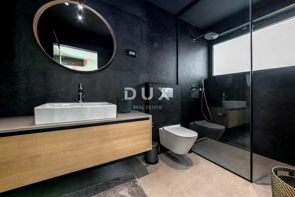 ISTRIA, PARENZO - Villa di design con piscina e vista mare