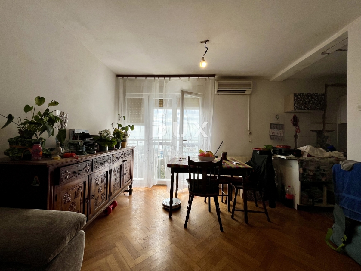 RIJEKA, GORNJA VEŽICA - 68m2, vista mare, da ristrutturare