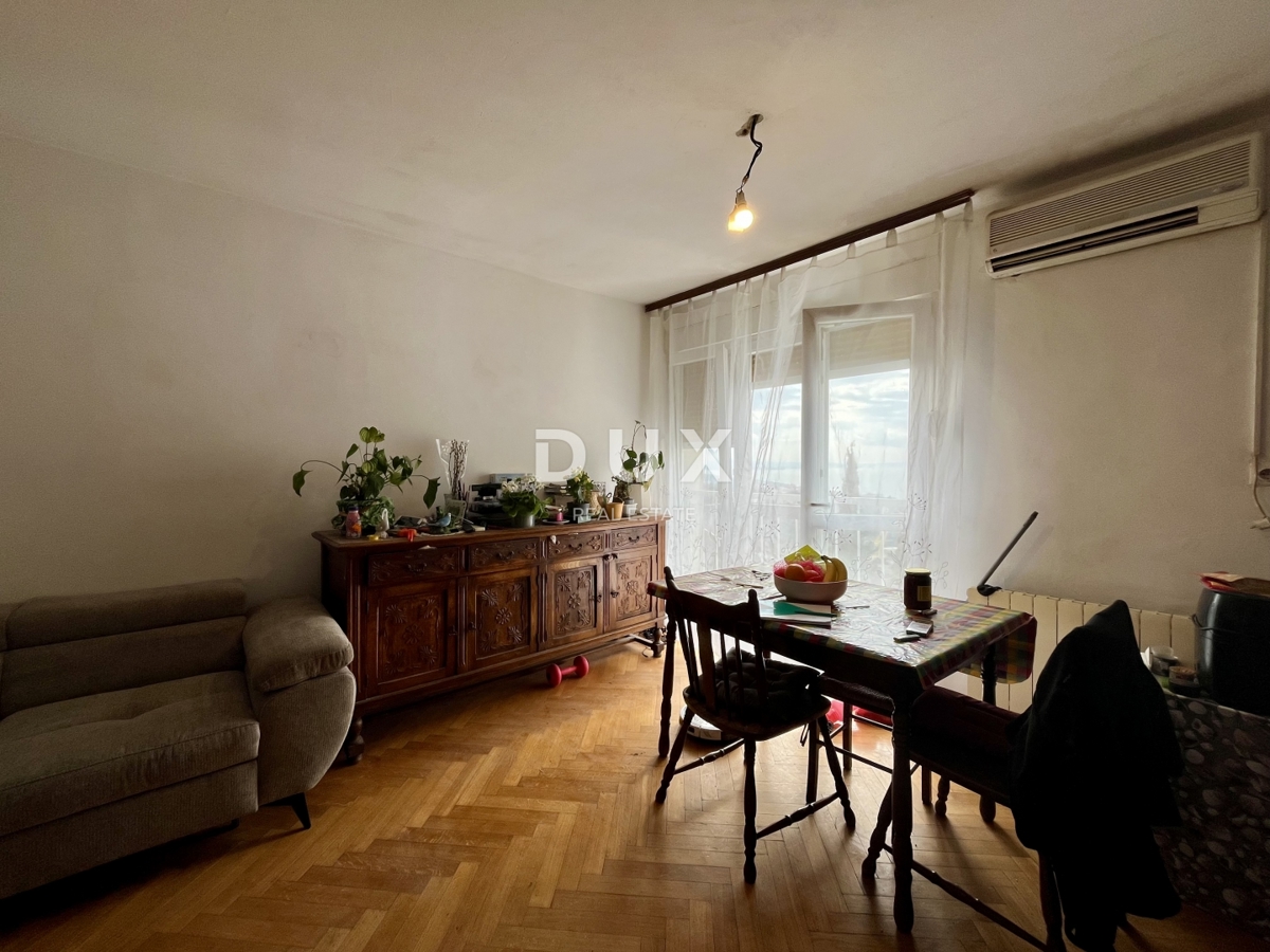 RIJEKA, GORNJA VEŽICA - 68m2, vista mare, da ristrutturare