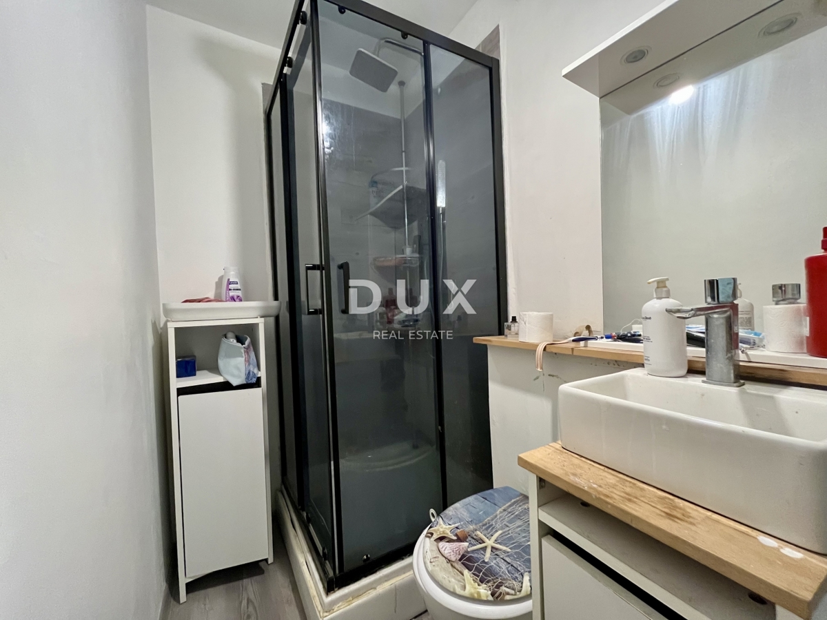 RIJEKA, GORNJA VEŽICA - 68m2, vista mare, da ristrutturare