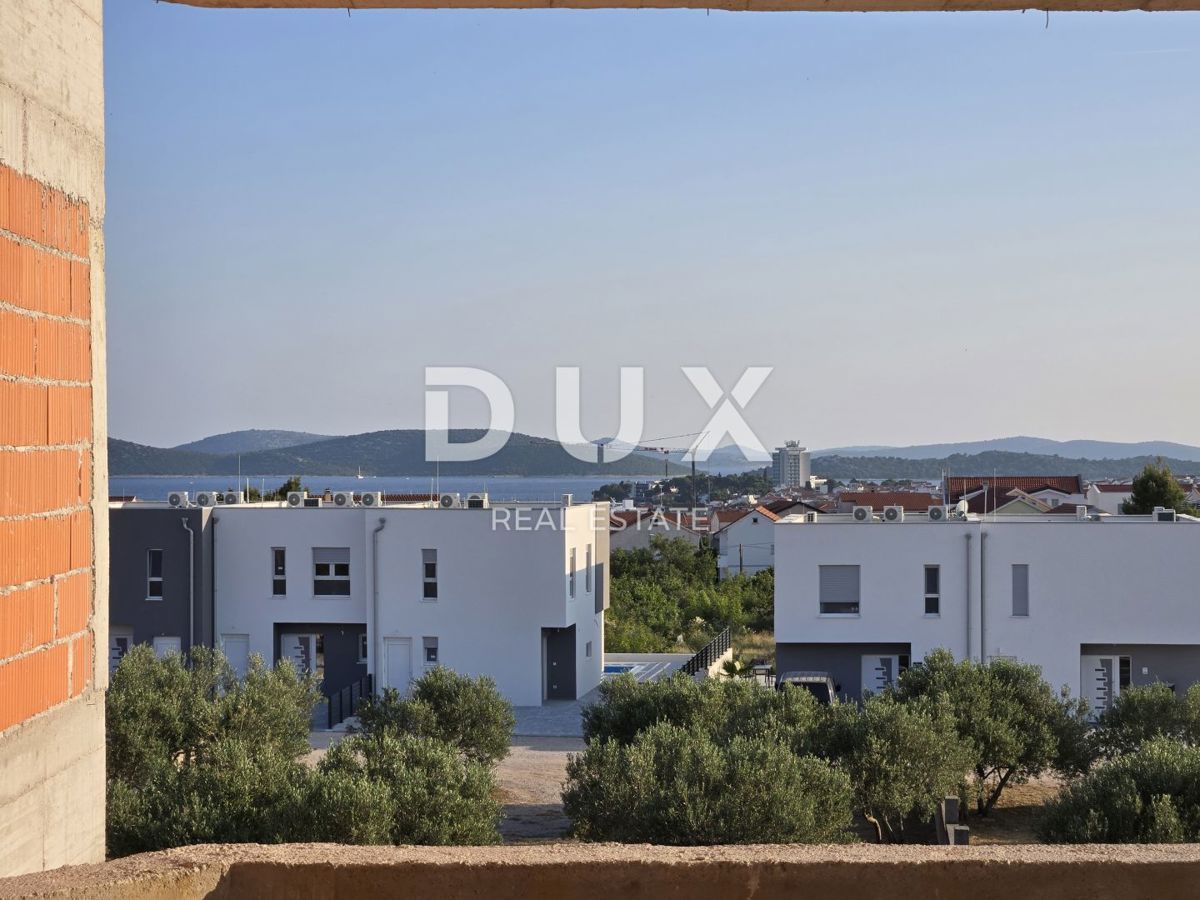 ŠIBENIK, VODICE - Appartamento al primo piano con vista mare e terrazza per momenti indimenticabili.