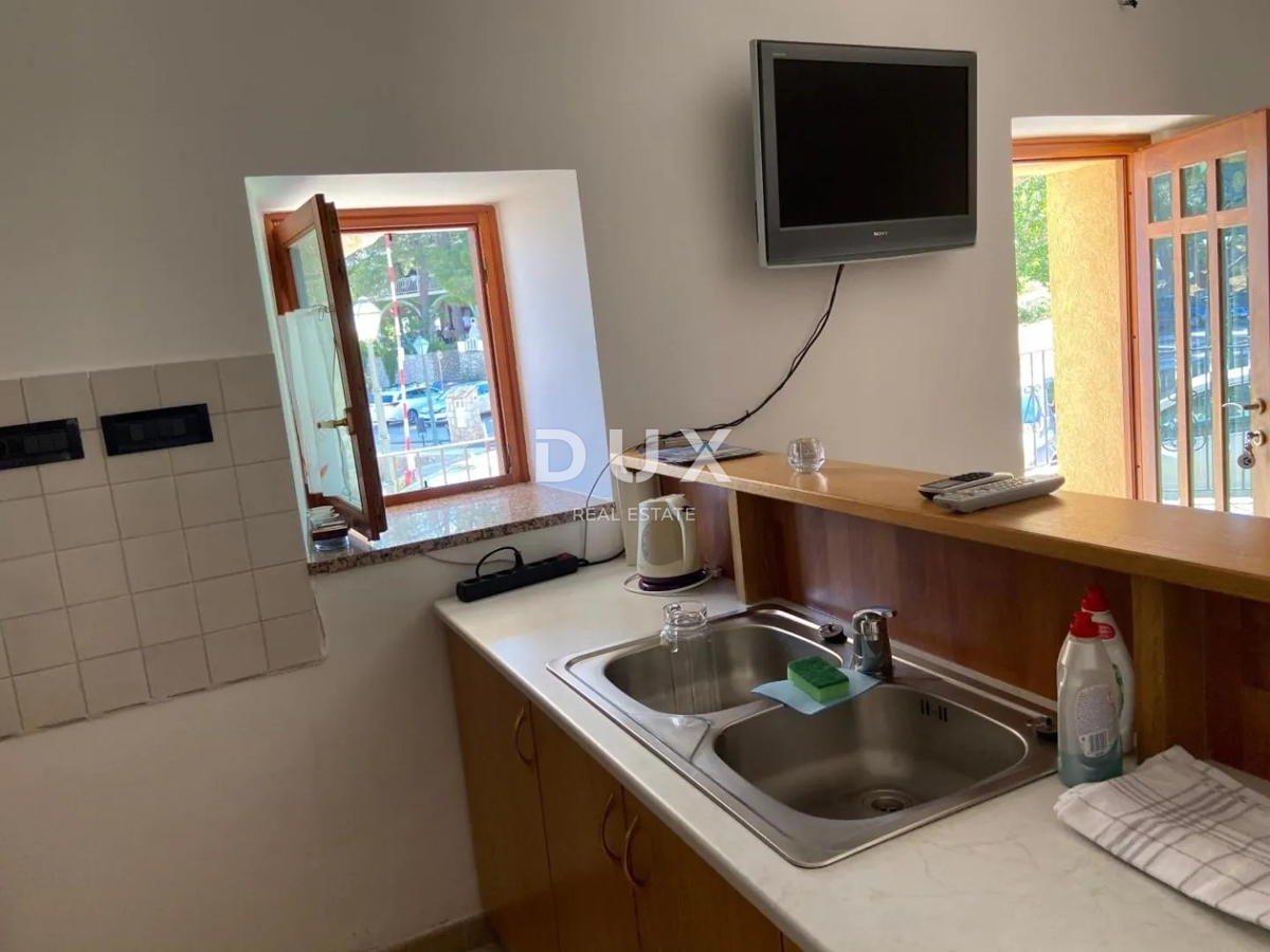 ISOLA DI KRK, MALINSKA - Casa in prima fila sul mare