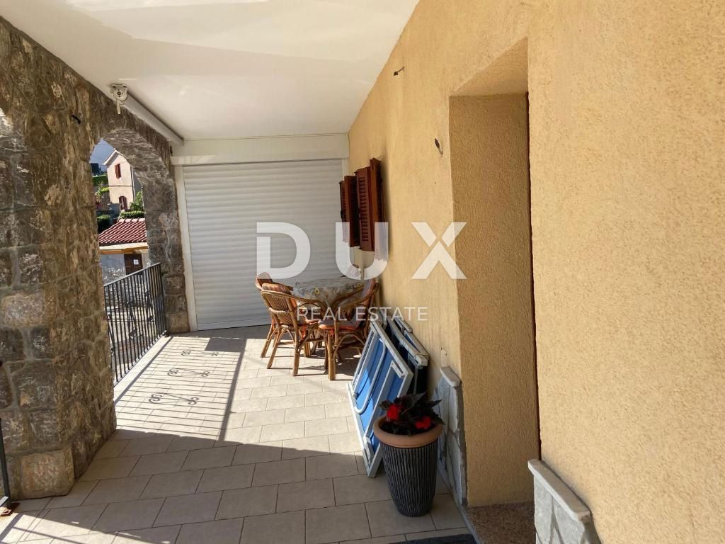 ISOLA DI KRK, MALINSKA - Casa in prima fila sul mare