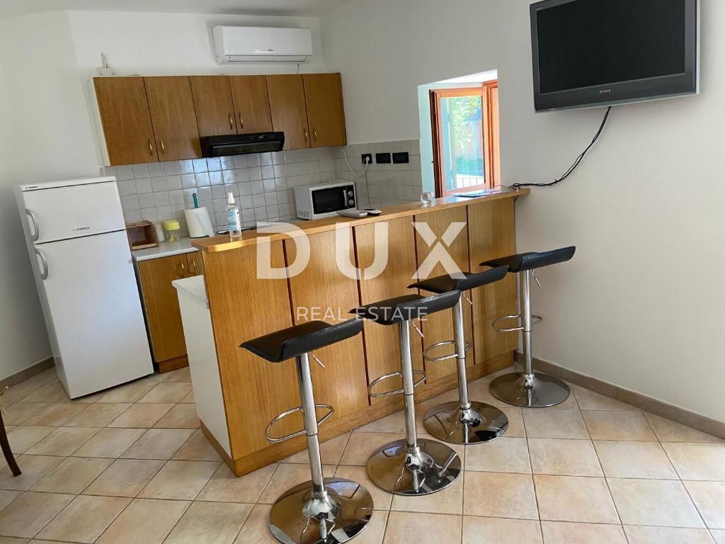 ISOLA DI KRK, MALINSKA - Casa in prima fila sul mare