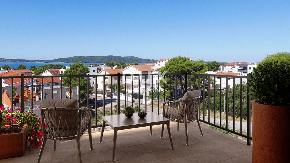 ŠIBENIK, BRODARICA - bellissimo appartamento bilocale al piano terra S3 con ampio giardino e terrazza