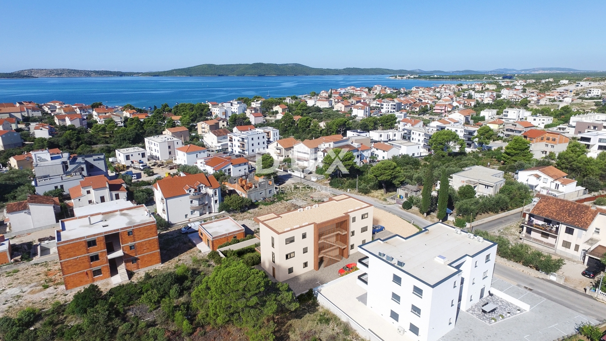 ŠIBENIK, BRODARICA - bellissimo appartamento bilocale al piano terra S3 con ampio giardino e terrazza