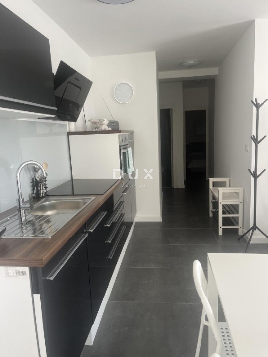 BIOGRAD NA MORU - appartamento al piano terra con garage