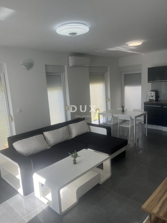 BIOGRAD NA MORU - appartamento al piano terra con garage