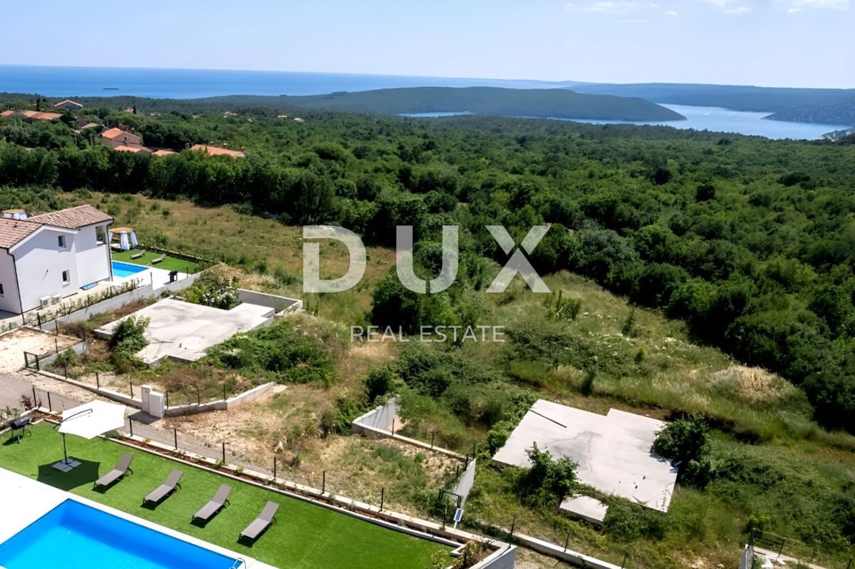 ISTRIA, RABAC - Terreno con permesso di costruzione e vista mare