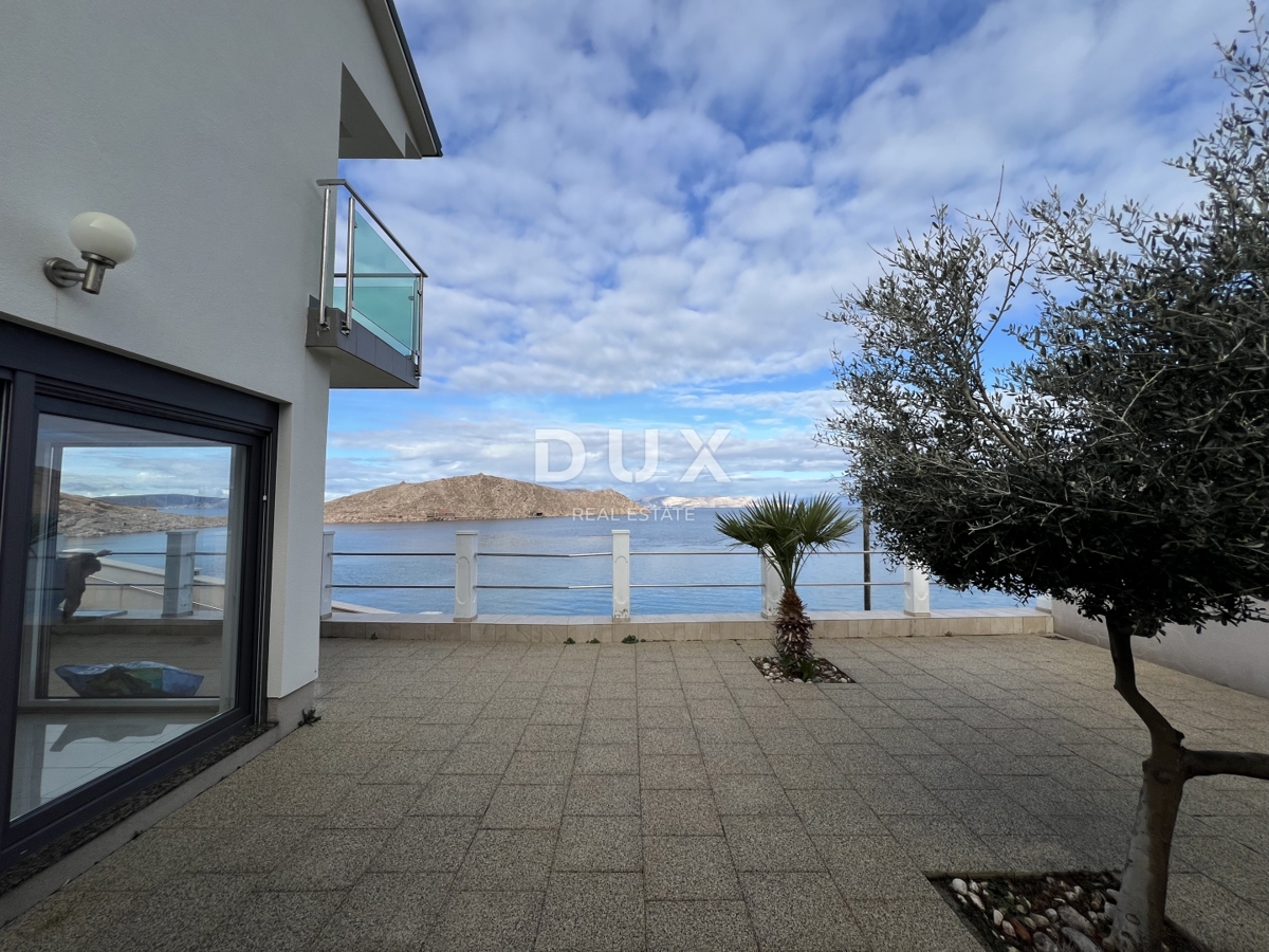 SENJ E DINTORNI – villa ristrutturata, prima fila sul mare