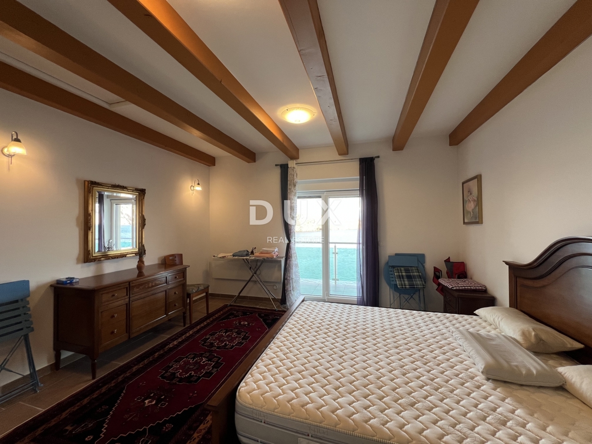 SENJ E DINTORNI – villa ristrutturata, prima fila sul mare