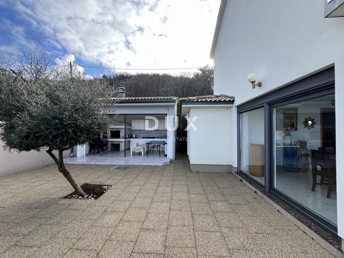 SENJ E DINTORNI – villa ristrutturata, prima fila sul mare